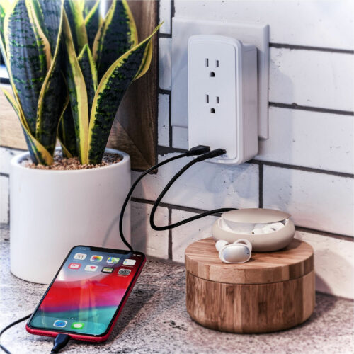 Cyber Power Professional P2WUCHD 2-Outlet Surge Suppressor/Protector2 x USB, 2 x NEMA 5-15R500 J120 V AC Input P2WUCHD